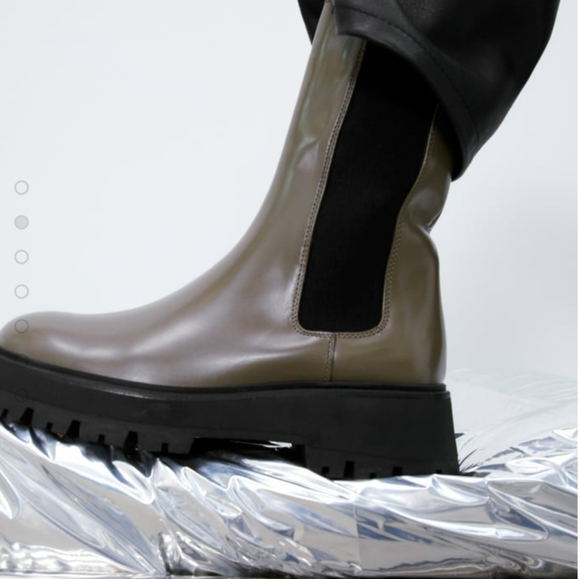 Zara Lug Sole Leather Ankle Boots - Picture 1 of 7